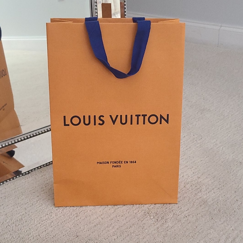 Louis Vuitton Shopping Bag!